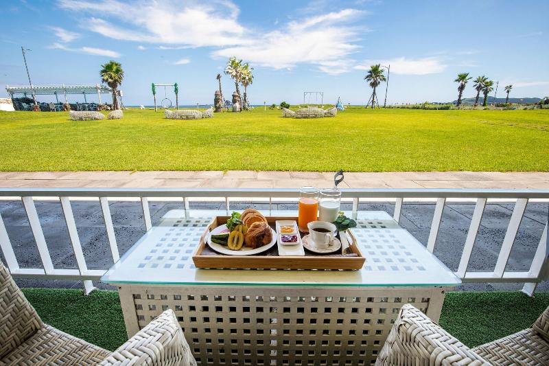 Sun & Moon Resort image