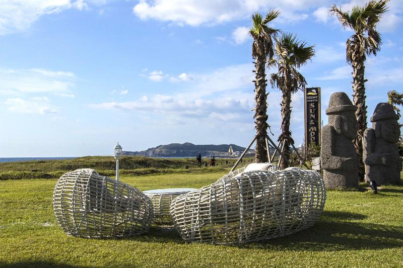 Sun & Moon Resort image