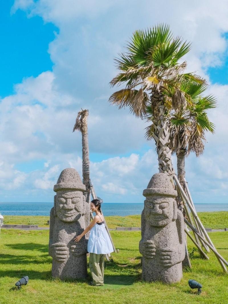 Sun & Moon Resort image