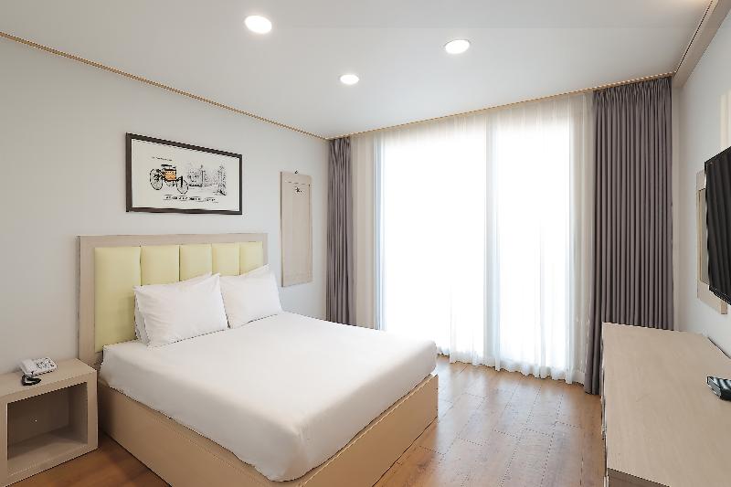 SHINSHIN HOTEL JEJU CITY image