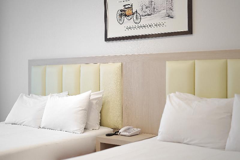 SHINSHIN HOTEL JEJU CITY image