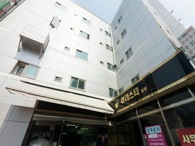 TRIPSTAY Myeongdong (Philstay Myeongdong Cheonggye image