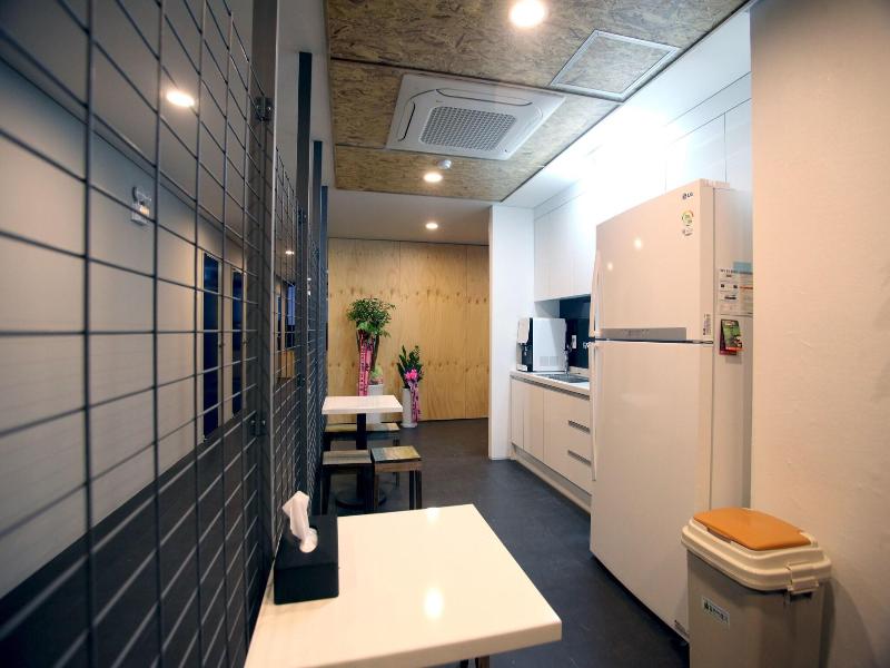 Kstar Metro Hotel image