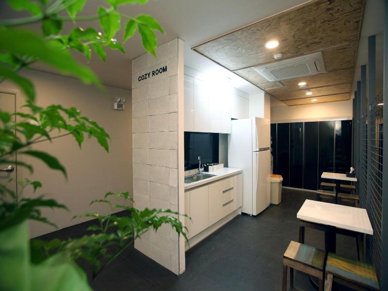 Kstar Metro Hotel image