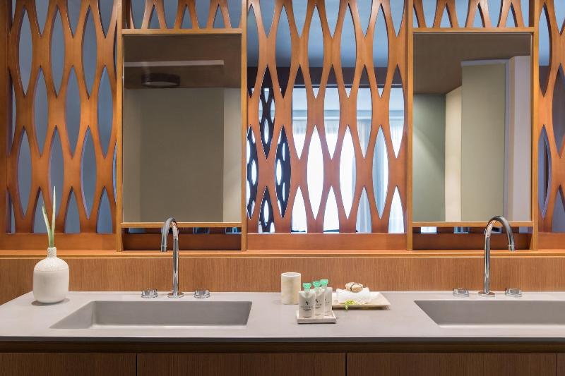 Excellence Oyster Bay image