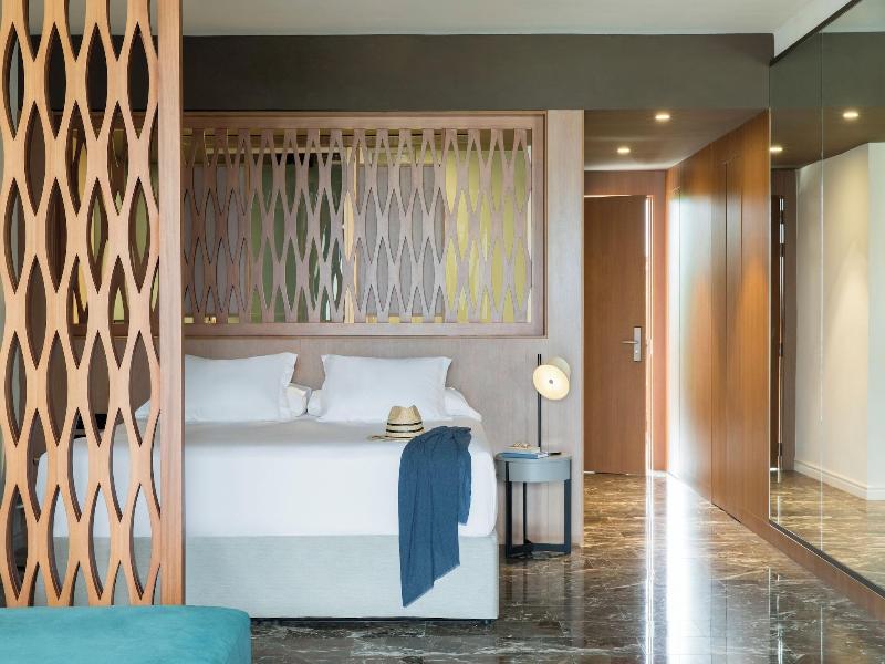 Excellence Oyster Bay image