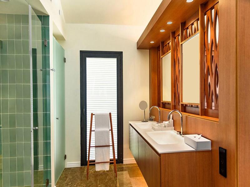 Excellence Oyster Bay image