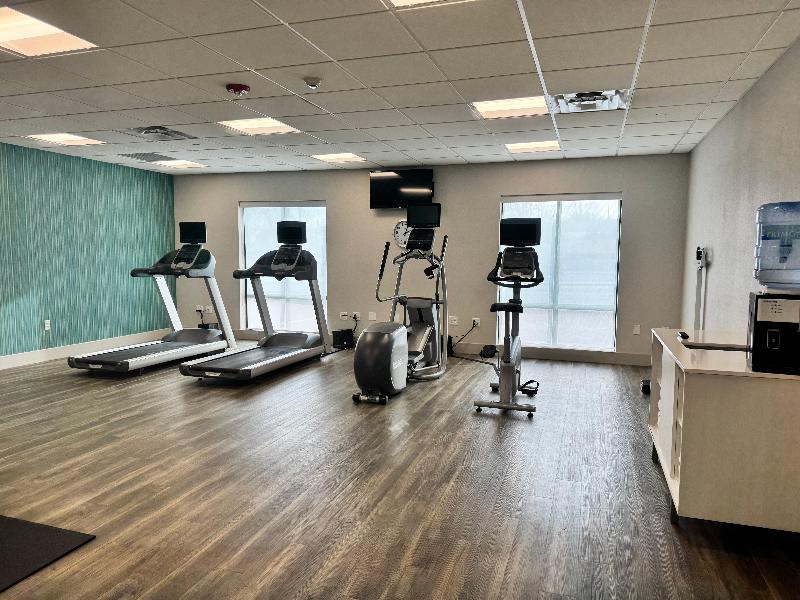 Holiday Inn Express & Suites Atchison By IHG
