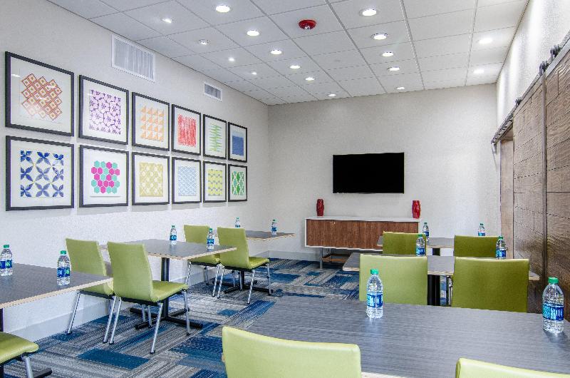 Holiday Inn Express & Suites Atchison By IHG image