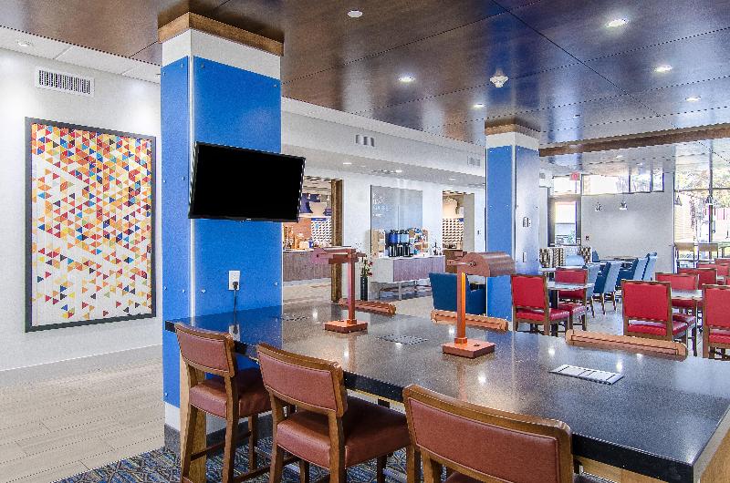 Holiday Inn Express & Suites Atchison By IHG image
