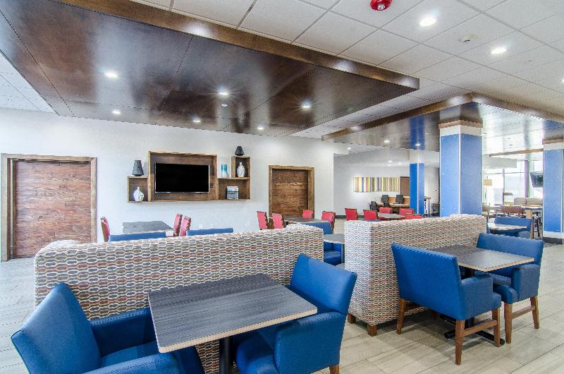 Holiday Inn Express & Suites Atchison By IHG image