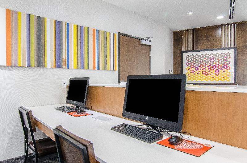 Holiday Inn Express & Suites Atchison By IHG image