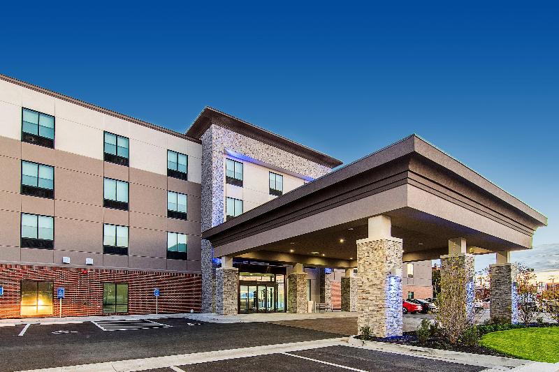 Holiday Inn Express & Suites Atchison By IHG image