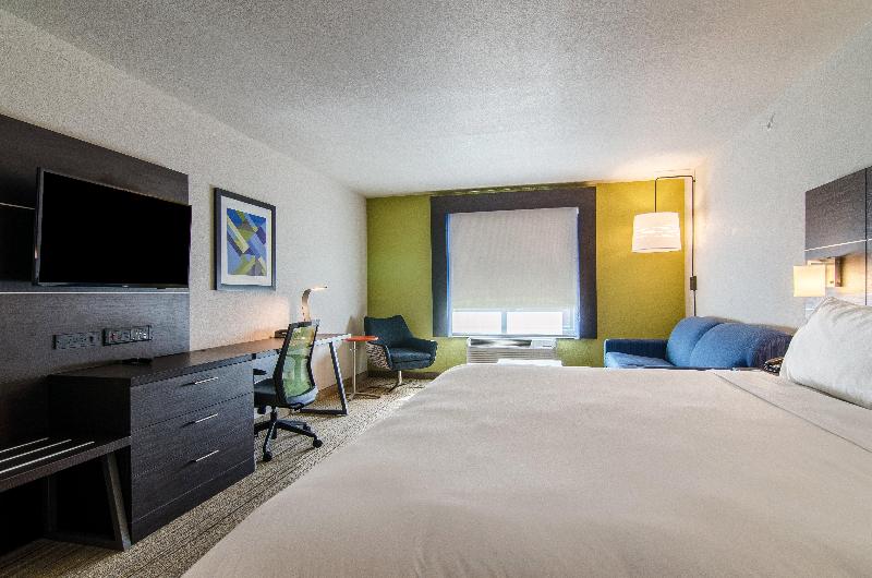 Holiday Inn Express & Suites Atchison By IHG image