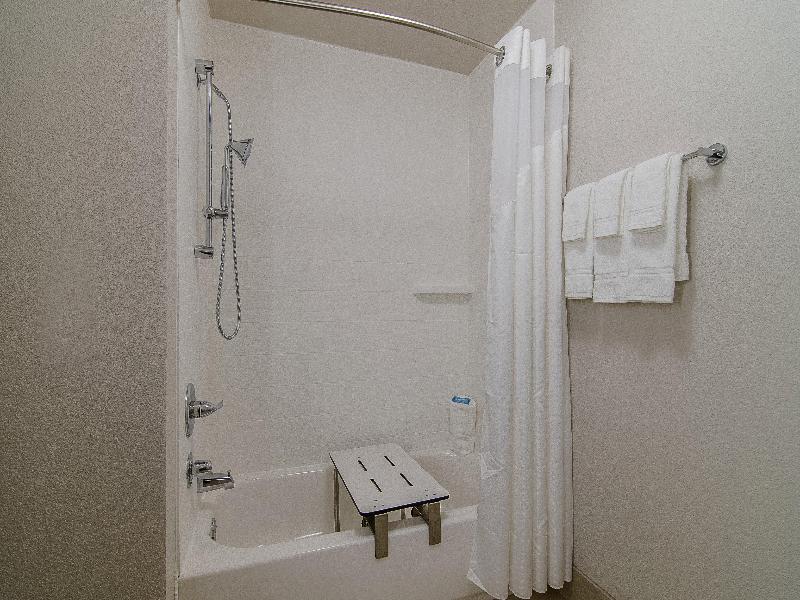 Holiday Inn Express & Suites Atchison By IHG image