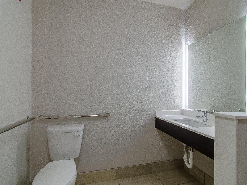 Holiday Inn Express & Suites Atchison By IHG image