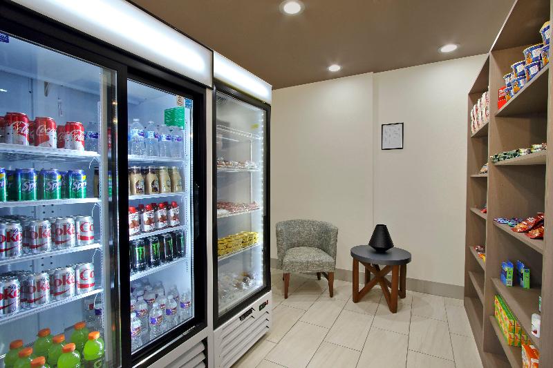 Holiday Inn Exp & Sts Brookshire - Katy Freeway image