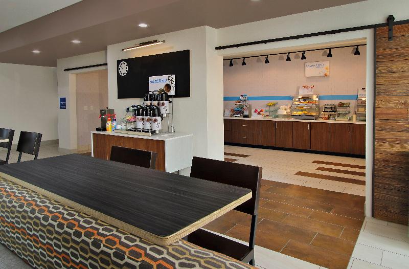 Holiday Inn Exp & Sts Brookshire - Katy Freeway image