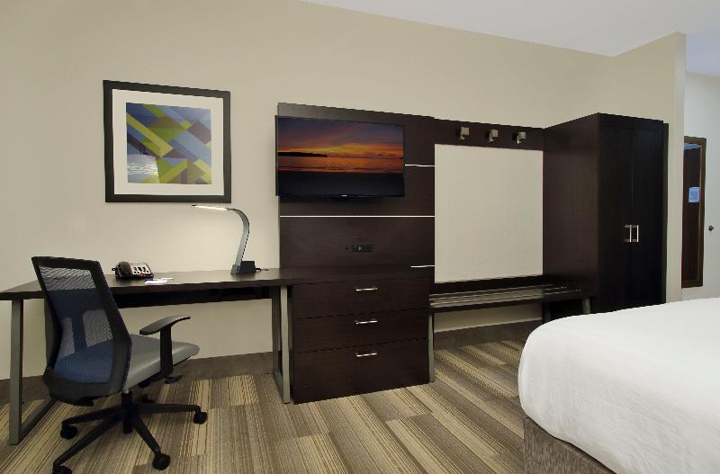 Holiday Inn Exp & Sts Brookshire - Katy Freeway image