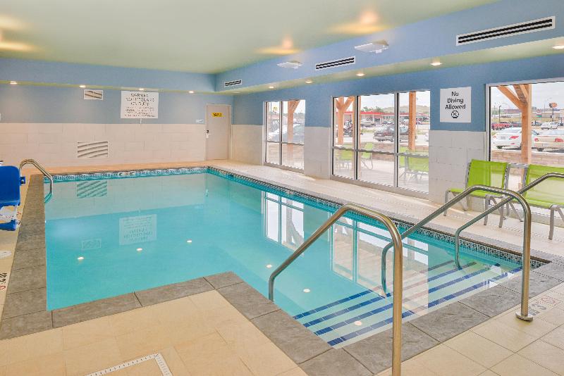 Holiday Inn Express & Suites Chadron image
