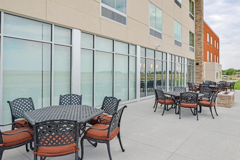 Holiday Inn Express & Suites Chadron image