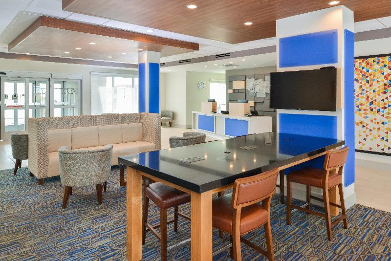 Holiday Inn Express & Suites Chadron image