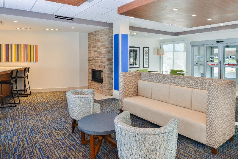 Holiday Inn Express & Suites Chadron image