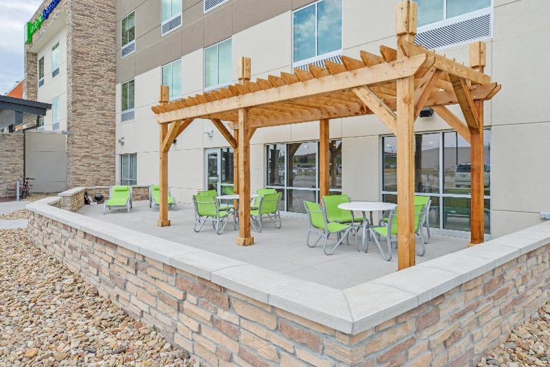 Holiday Inn Express & Suites Chadron image