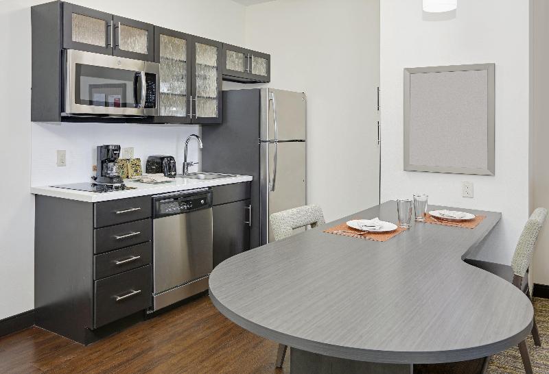 Candlewood Suites Farmers Branch photo 23