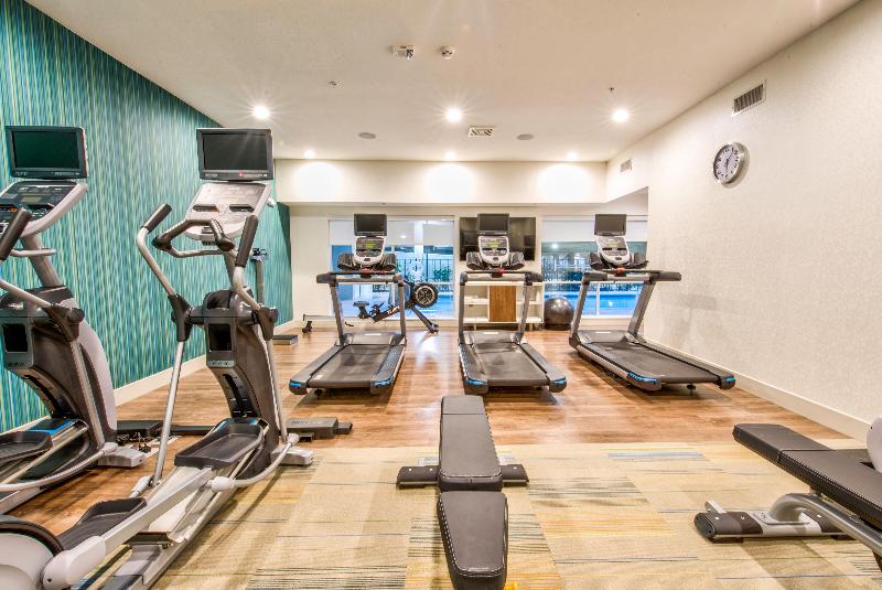 Holiday Inn Express & Suites Farmers Branch image