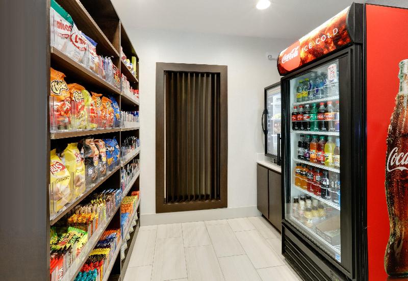 Holiday Inn Express & Suites Farmers Branch image