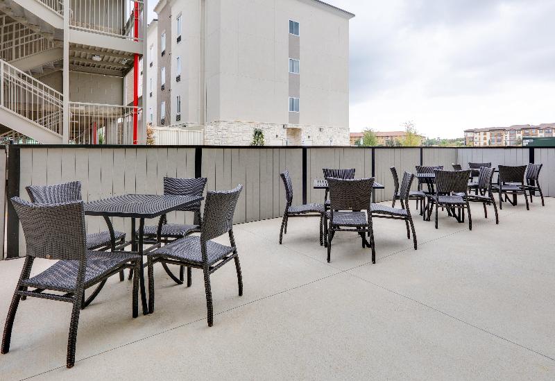 Holiday Inn Express & Suites Farmers Branch image