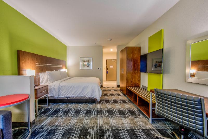 Holiday Inn Express & Suites Farmers Branch image