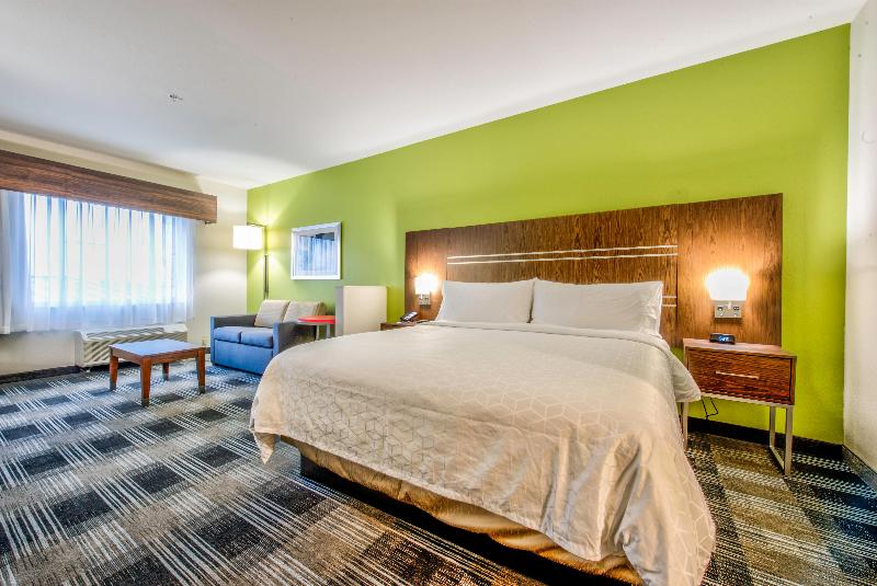 Holiday Inn Express & Suites Farmers Branch image