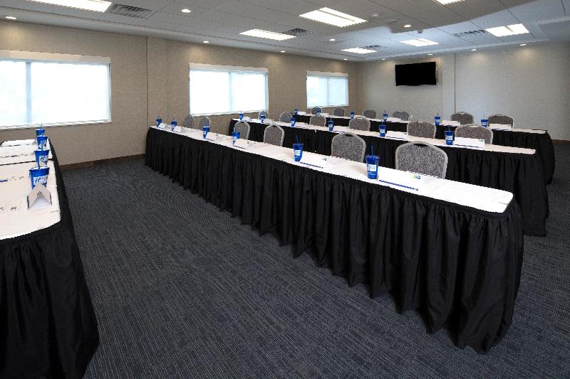 Holiday Inn Express & Suites Gaylord image
