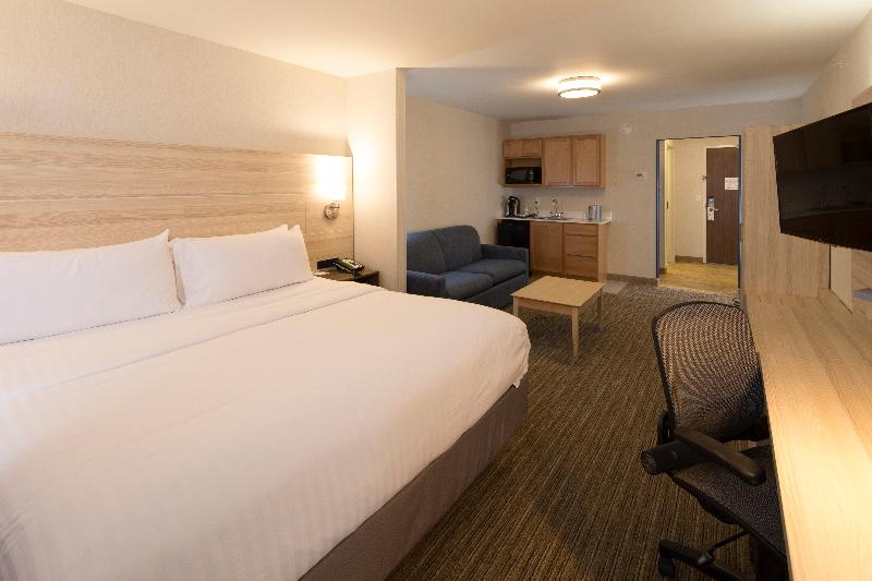 Holiday Inn Express & Suites Gaylord photo 24