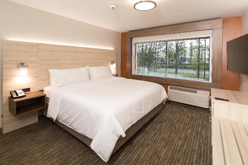 Holiday Inn Express & Suites Gaylord image