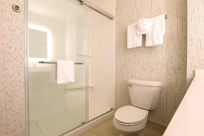 Holiday Inn Express & Suites Gaylord image