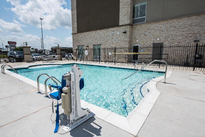 Holiday Inn Express Houston Hobby Airport Area image