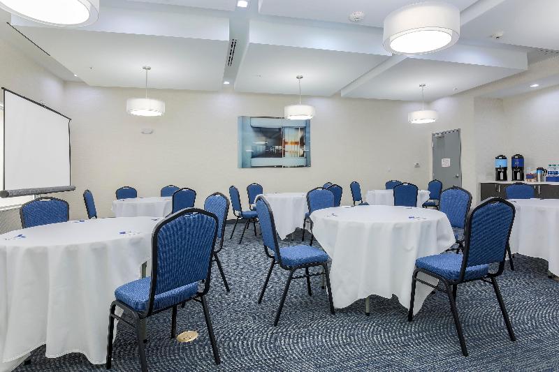 Holiday Inn Express Houston Hobby Airport Area image