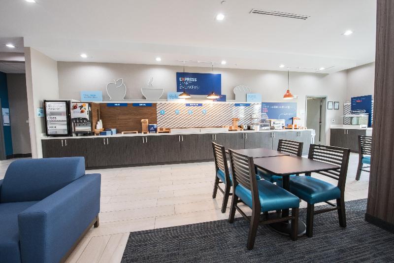 Holiday Inn Express Houston Hobby Airport Area image