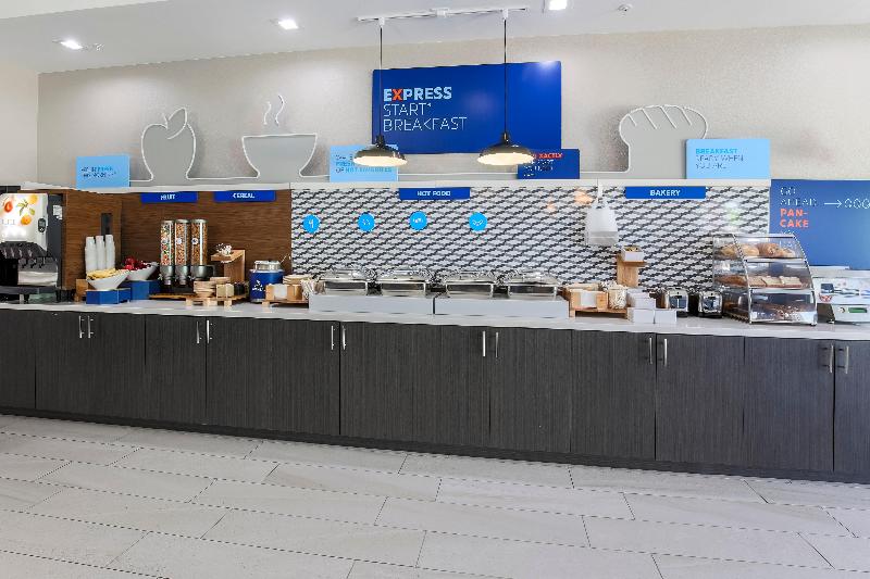 Holiday Inn Express Houston Hobby Airport Area image