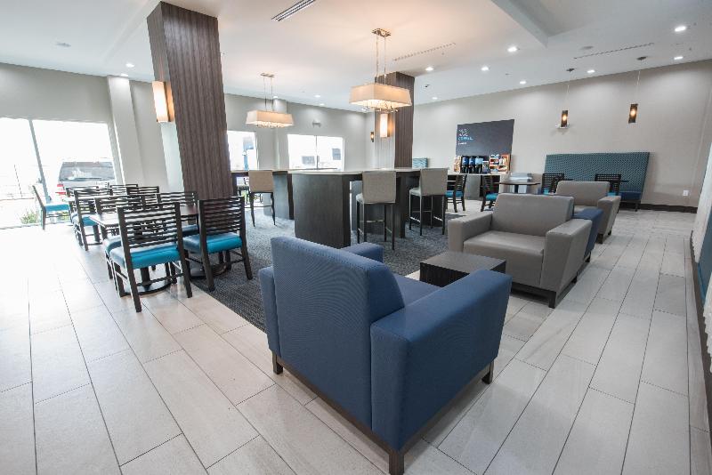Holiday Inn Express Houston Hobby Airport Area image