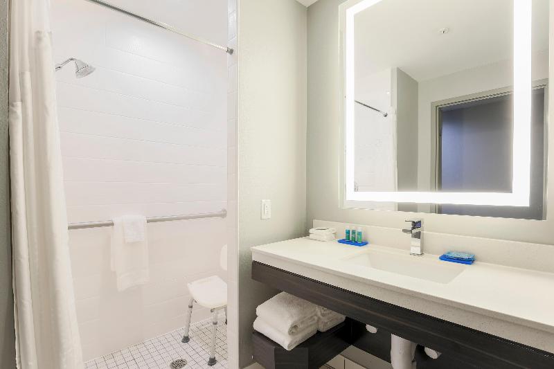 Holiday Inn Express Houston Hobby Airport Area image