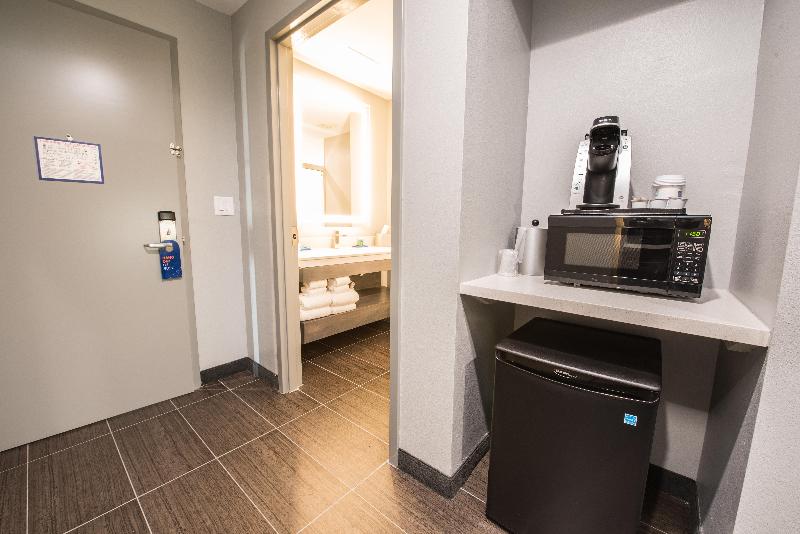 Holiday Inn Express Houston Hobby Airport Area image