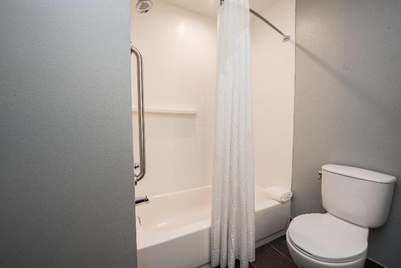Holiday Inn Express Houston Hobby Airport Area image