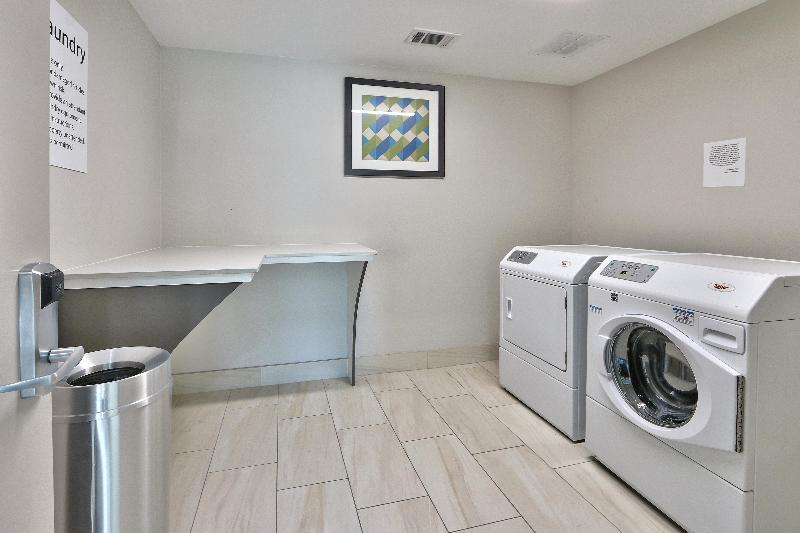Holiday Inn Express Suites Houston East Beltway 8 image