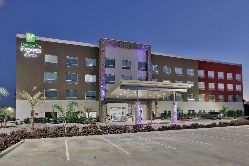 Holiday Inn Express Suites Houston East Beltway 8 image