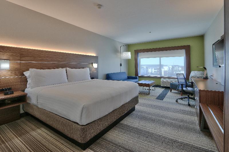 Holiday Inn Express Suites Houston East Beltway 8 image