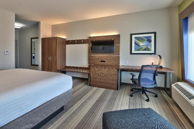 Holiday Inn Express Suites Houston East Beltway 8 image